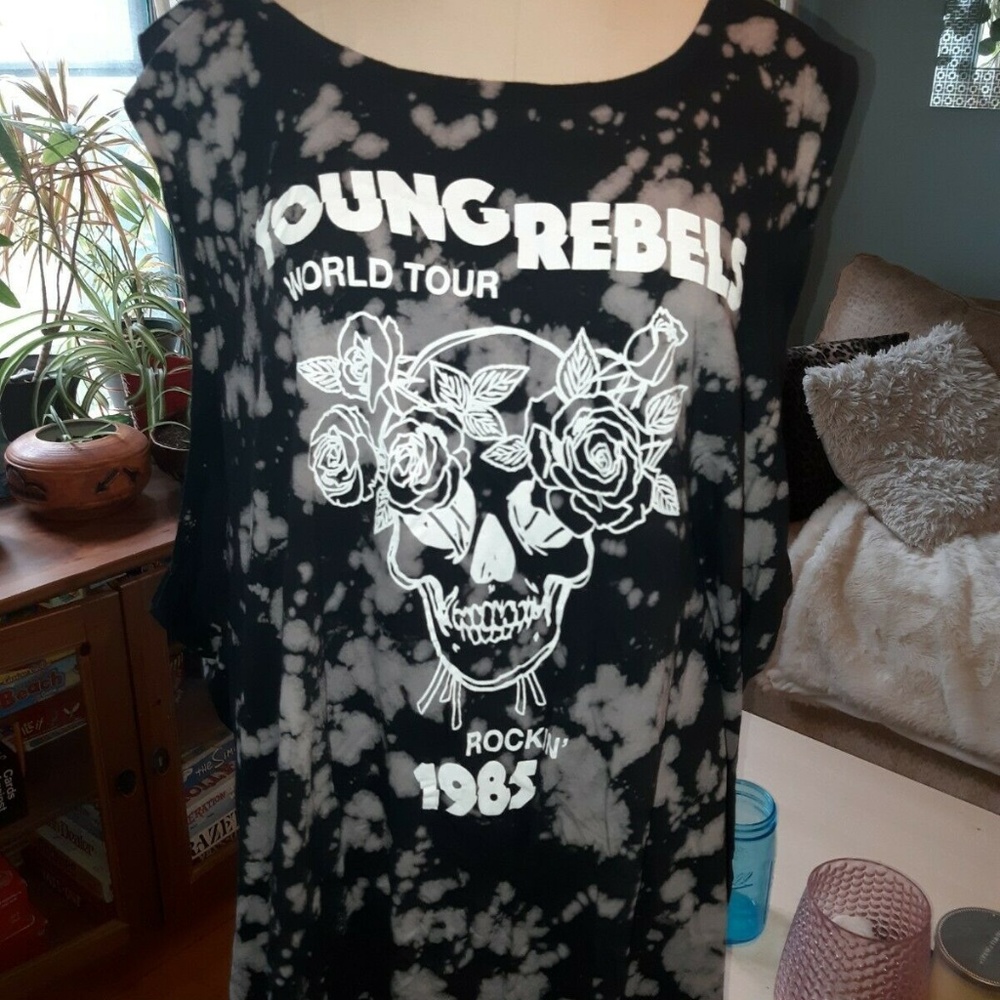 **ISO**Torrid 6 Rebel Swim Cover  T shirt ** ISO